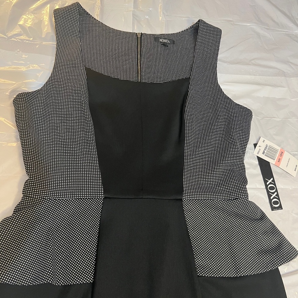 NWT XOXO Junior Sleeveless Peplum Dress in Black & White Size 13/14 - Picture 7 of 11